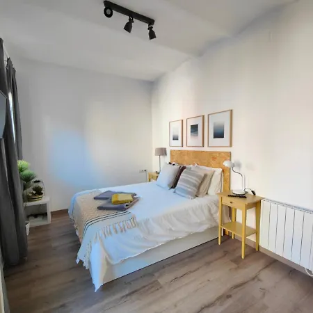 Bright Flat Next To Stadium Y La Fira Apartment