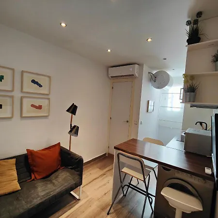 Bright Flat Next To Stadium Y La Fira